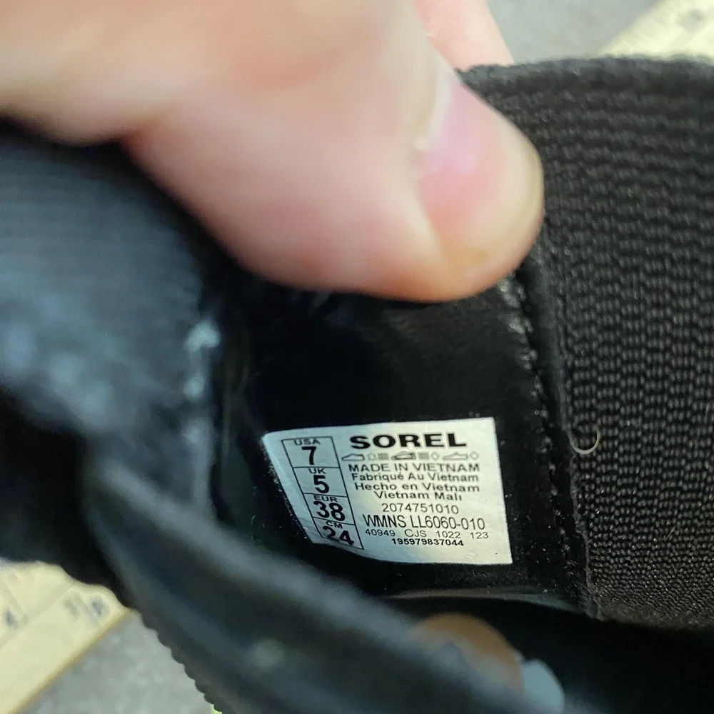 Sorel Chelsea Boots Womens Size 7 Black Waterproof Ankle Neon Sole LZ6060-010 - Picture 12 of 12